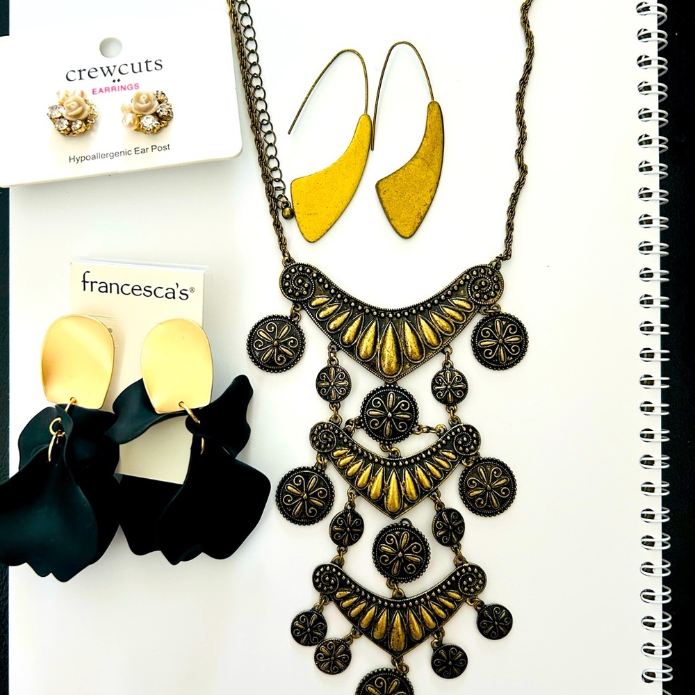 Antique looking necklace and earring set. Plus more.